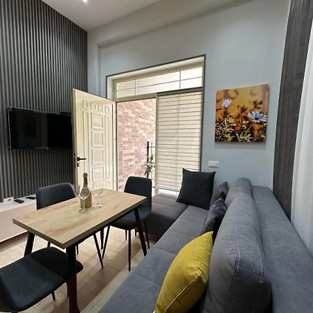 Palm Side Hotel Vlorë エクステリア 写真