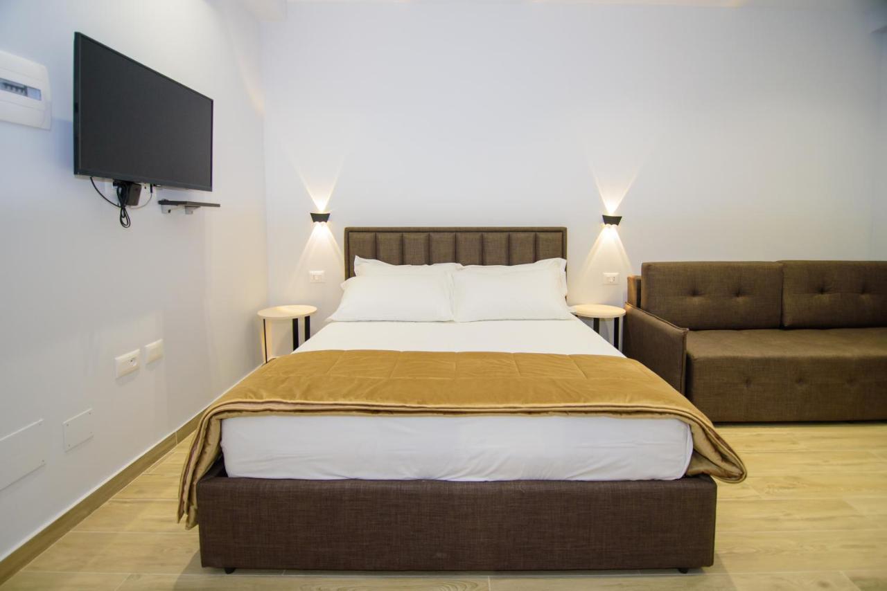 Palm Side Hotel Vlorë エクステリア 写真