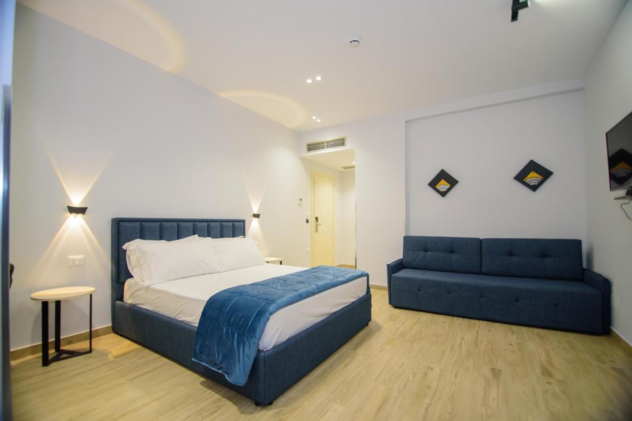 Palm Side Hotel Vlorë エクステリア 写真