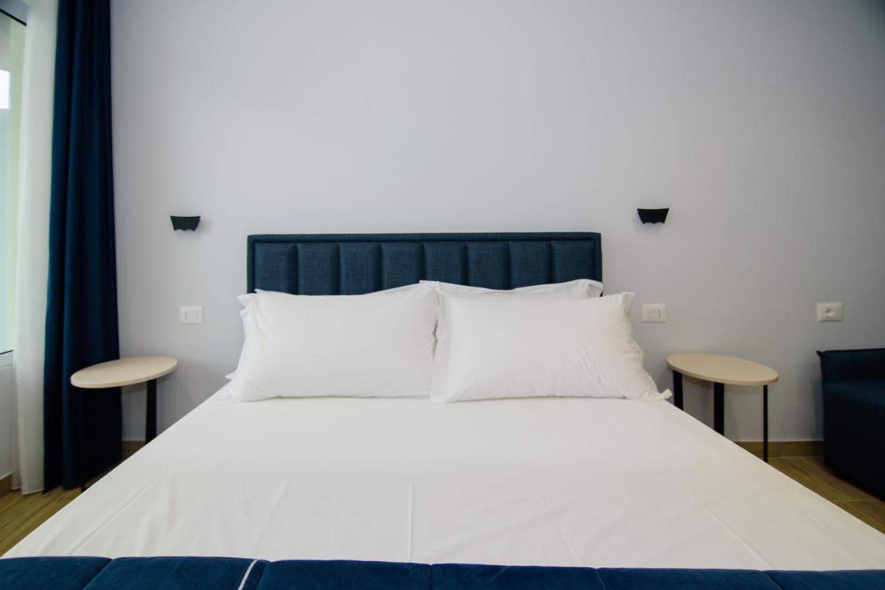 Palm Side Hotel Vlorë エクステリア 写真