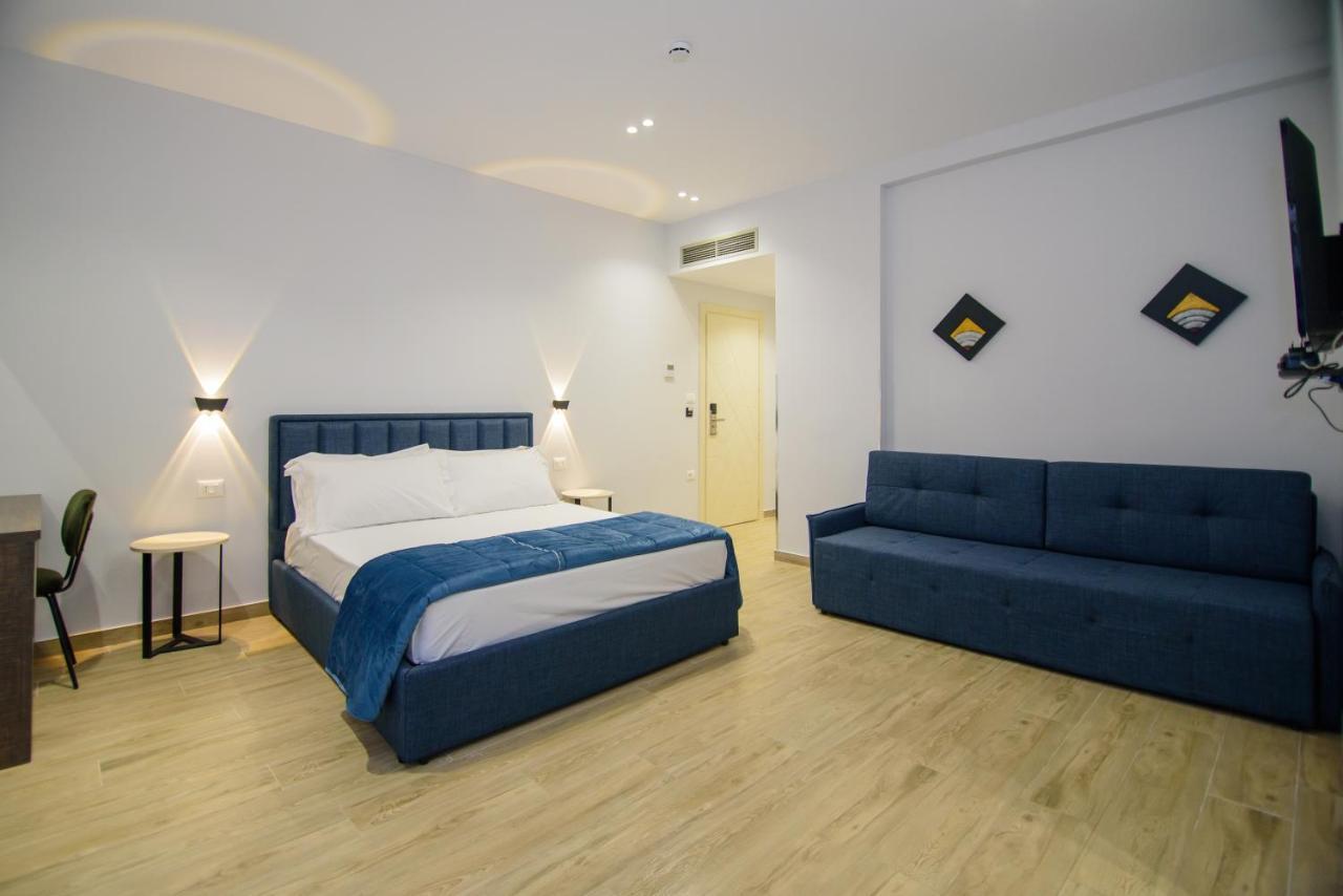 Palm Side Hotel Vlorë エクステリア 写真