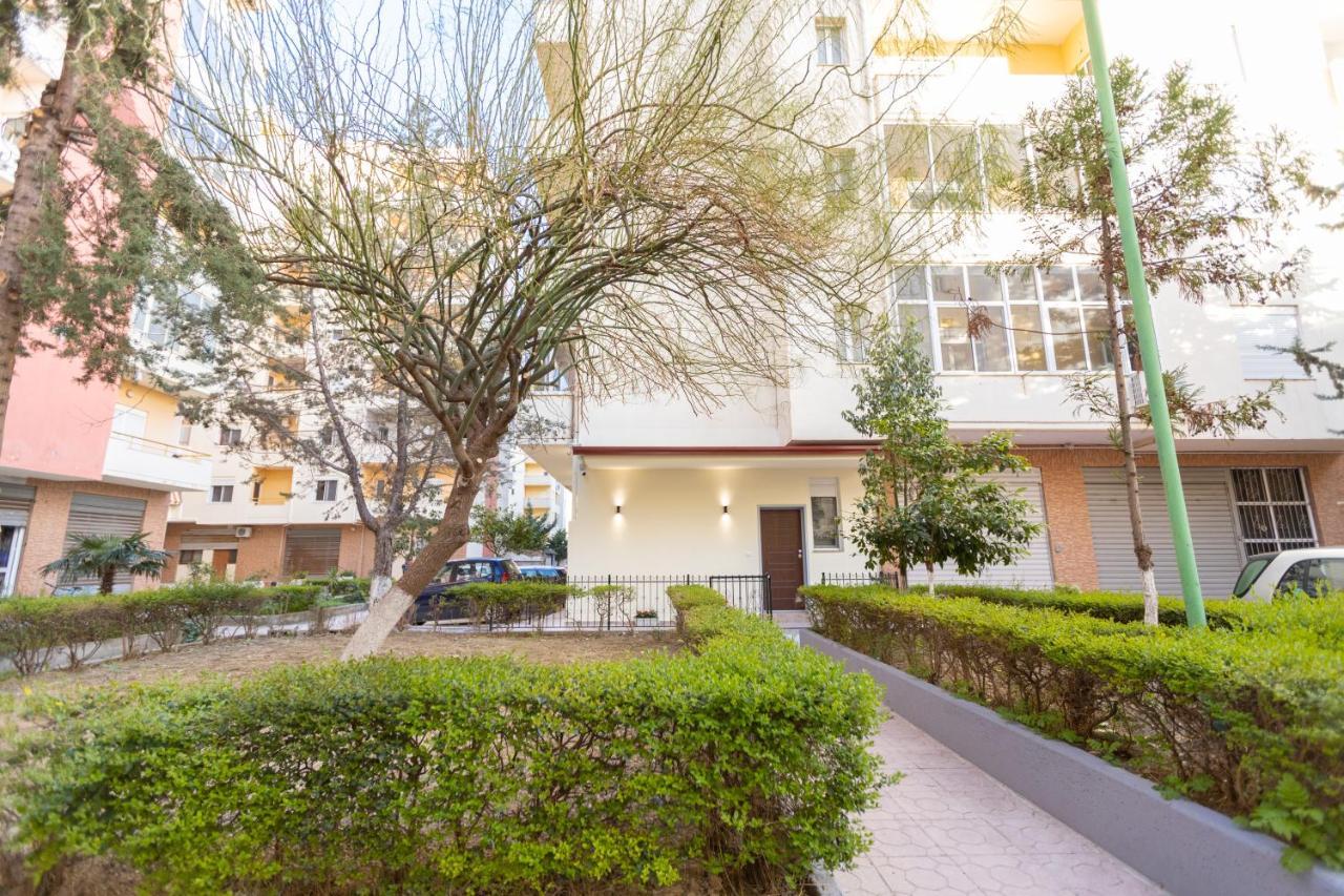 Palm Side Hotel Vlorë エクステリア 写真