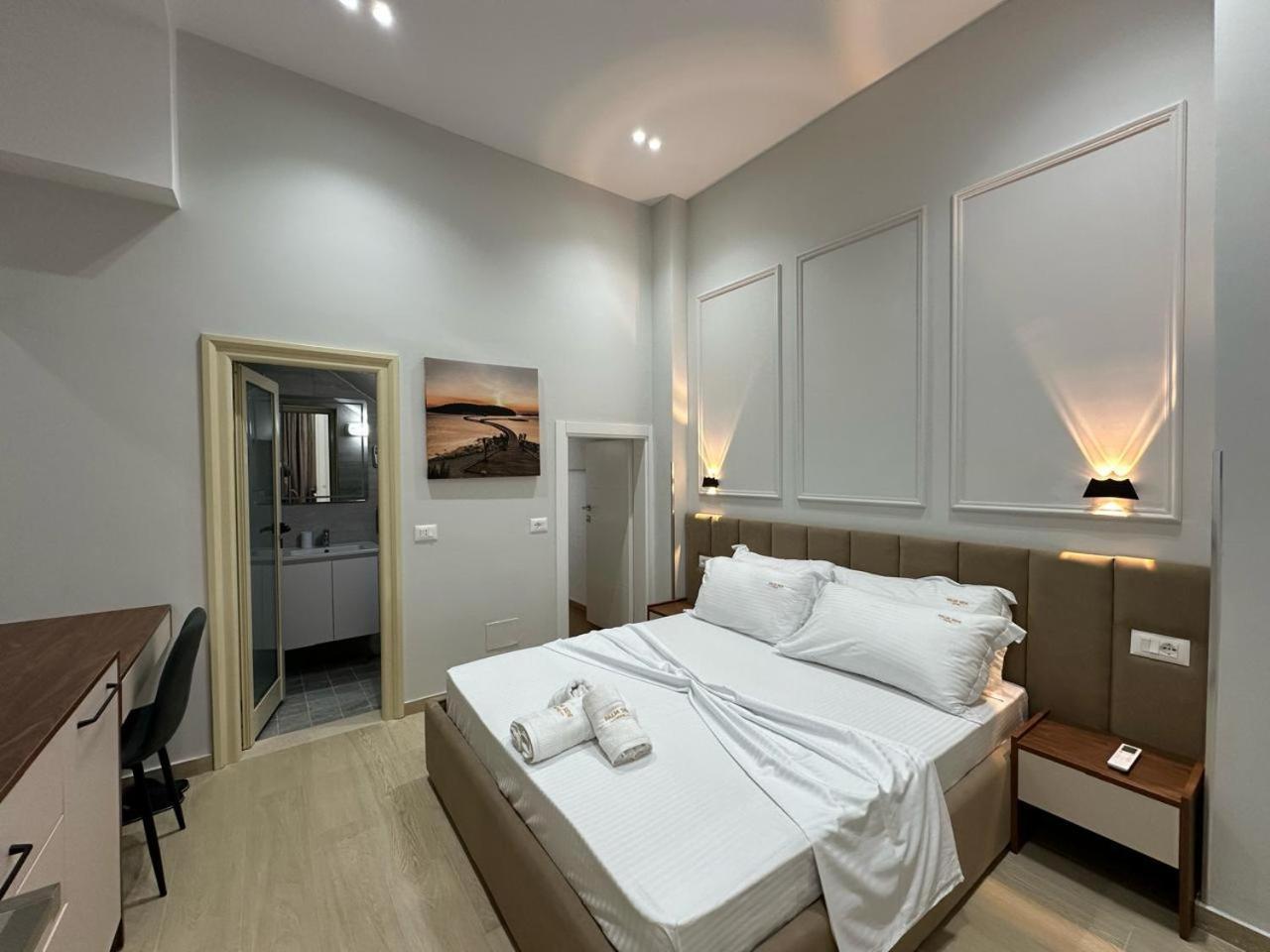 Palm Side Hotel Vlorë エクステリア 写真