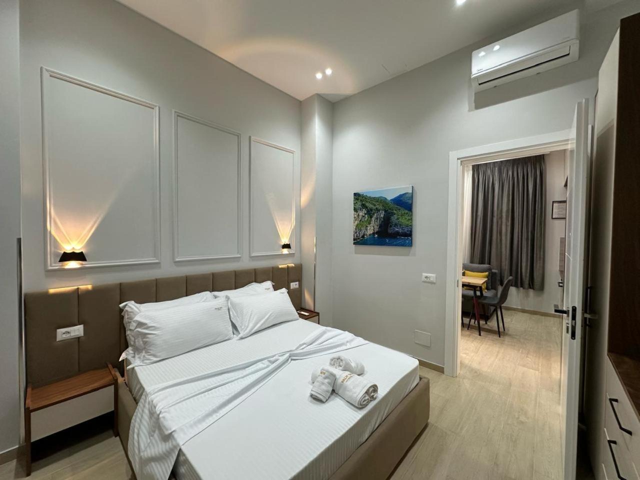 Palm Side Hotel Vlorë エクステリア 写真